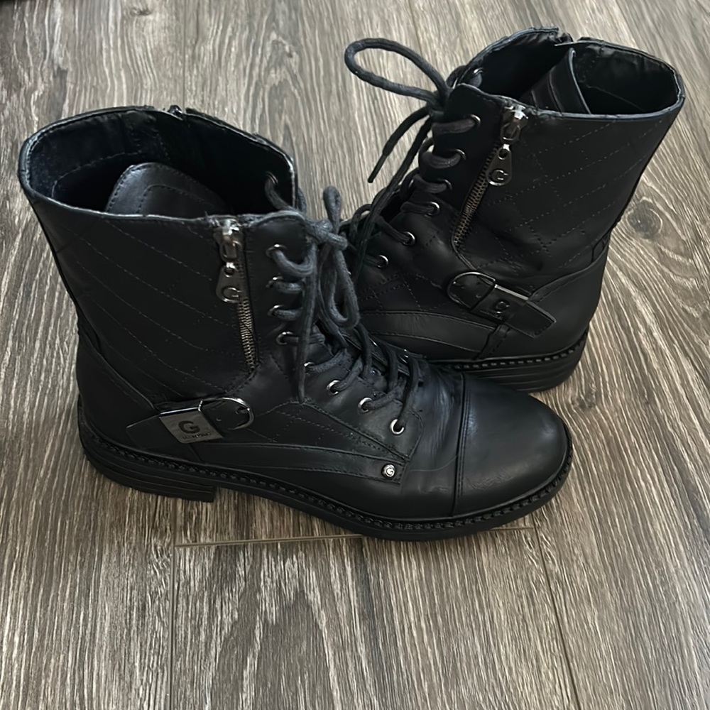 Size 8 Guess women combat boots. Excellent condition. Barely worn. Super clean